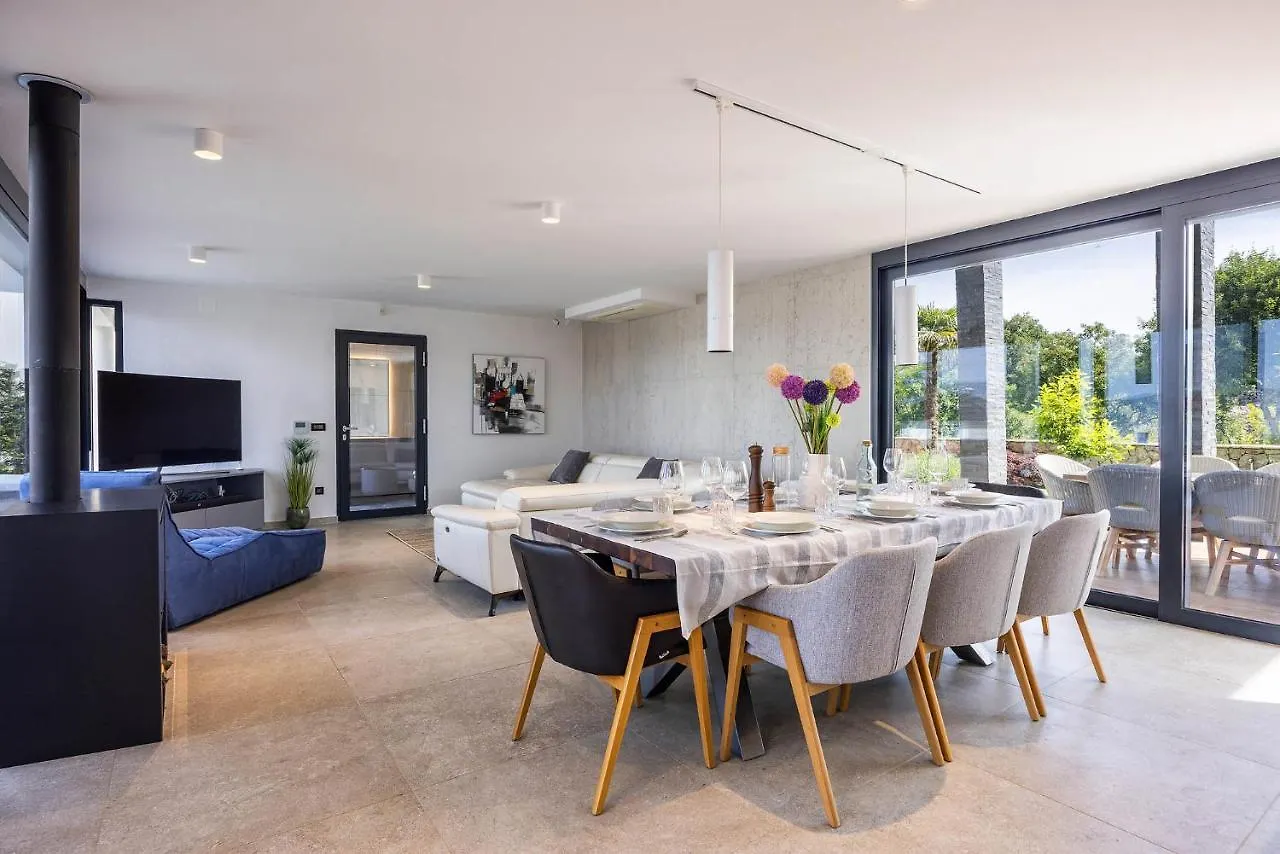 First Residence Villa Eternity Linardici