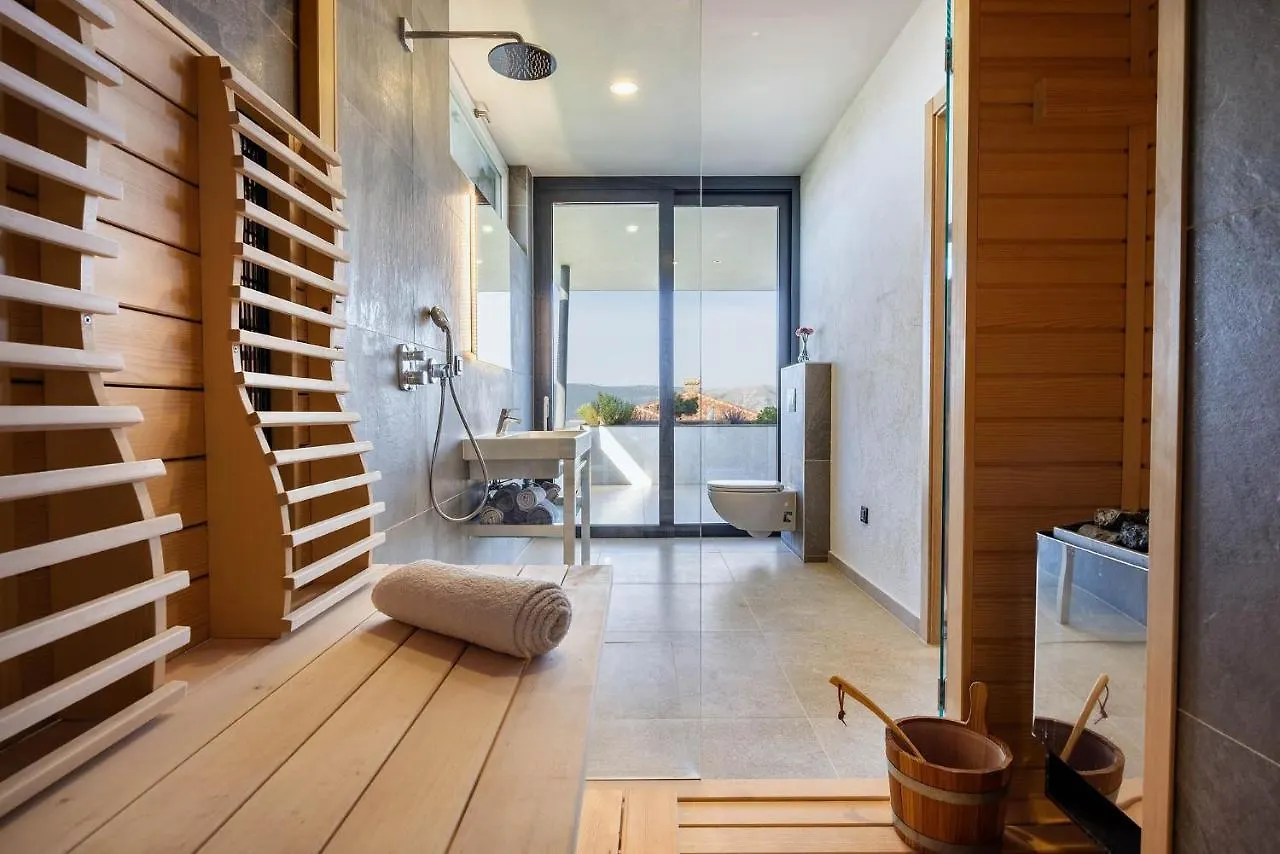 First Residence Villa Eternity Linardici