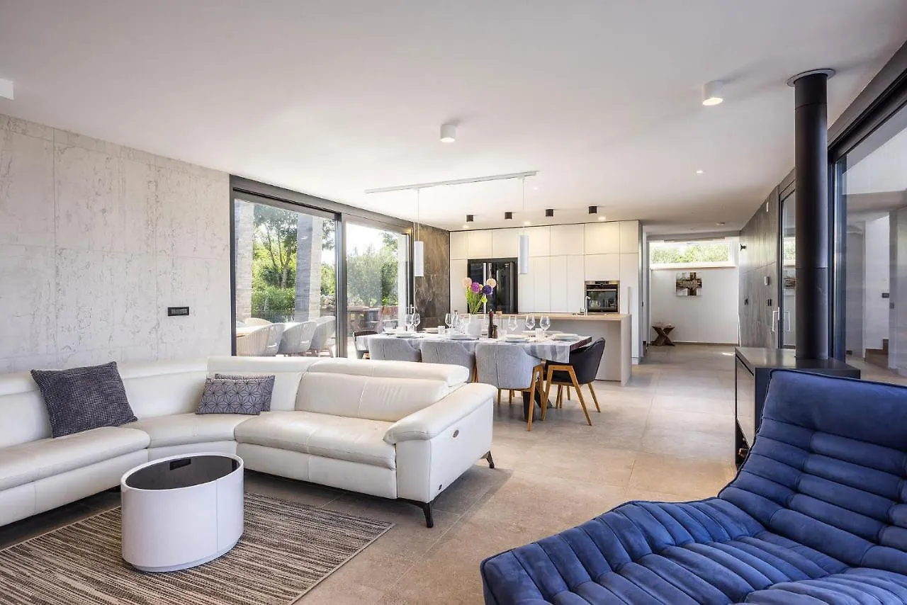First Residence Villa Eternity Linardici 0*,  Croatia