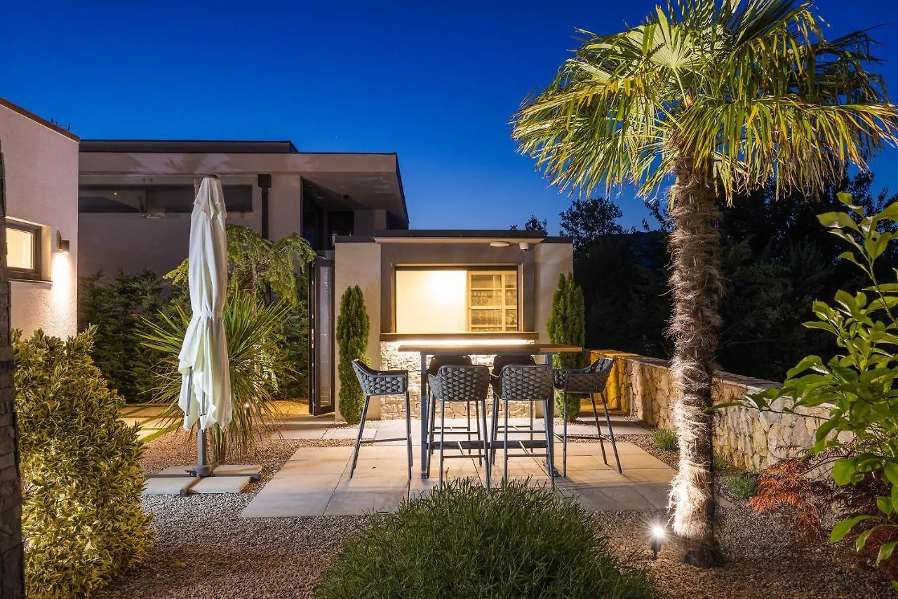 First Residence Villa Eternity Linardici