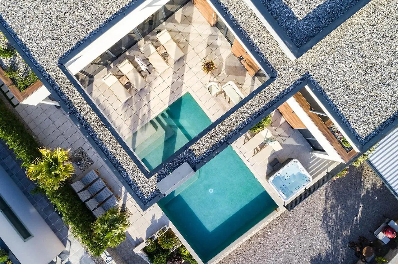 First Residence Villa Eternity Linardici